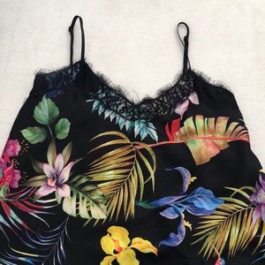 Tropical flow tank top 🌴